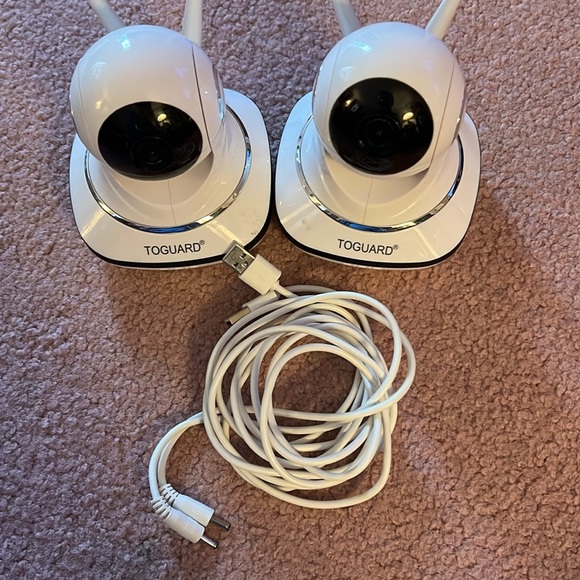 2 Toguard Security Cameras with USB cords - Picture 7 of 7